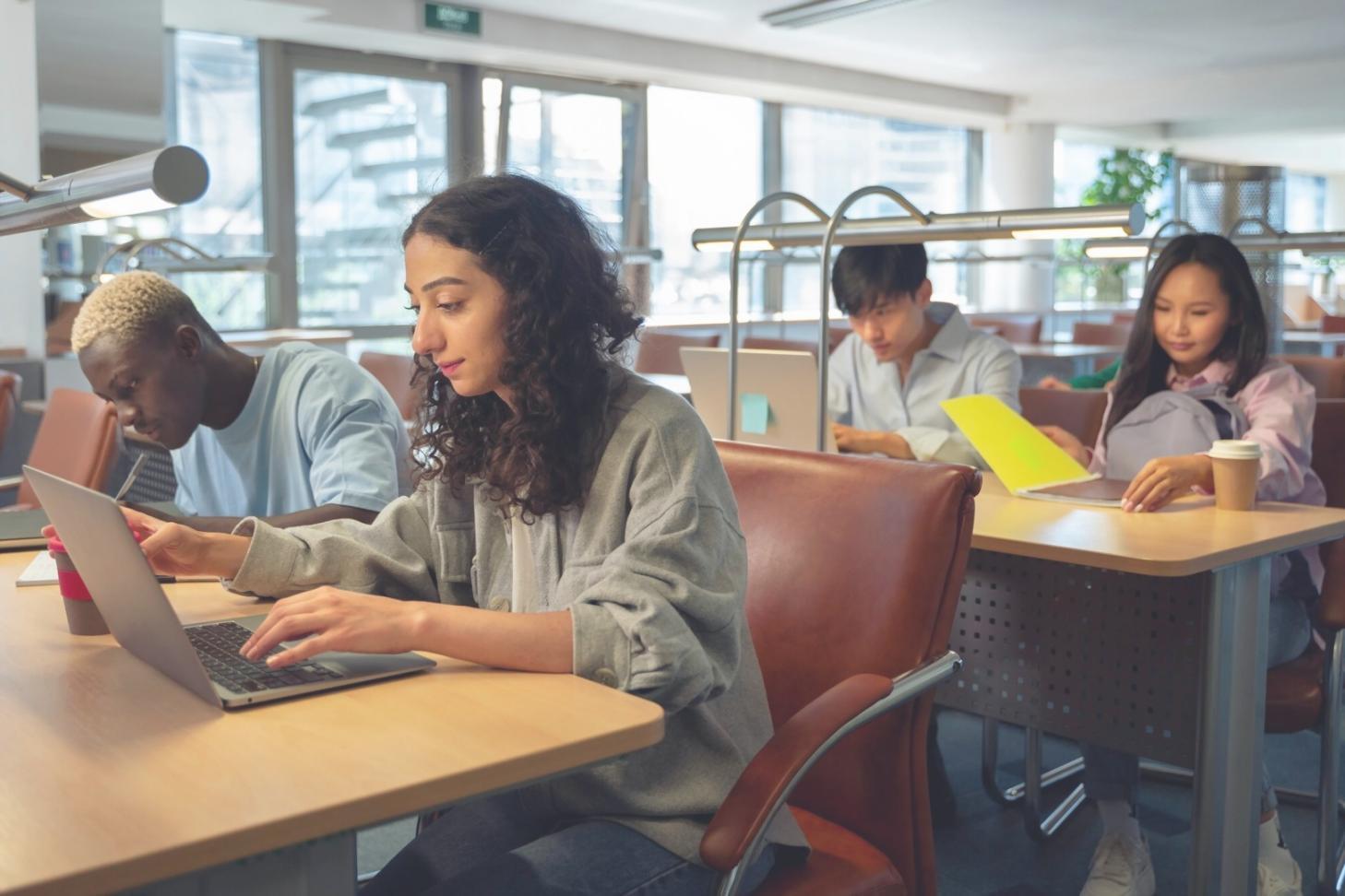 Análisis de métricas financieras y indicadores de crecimiento empresarial